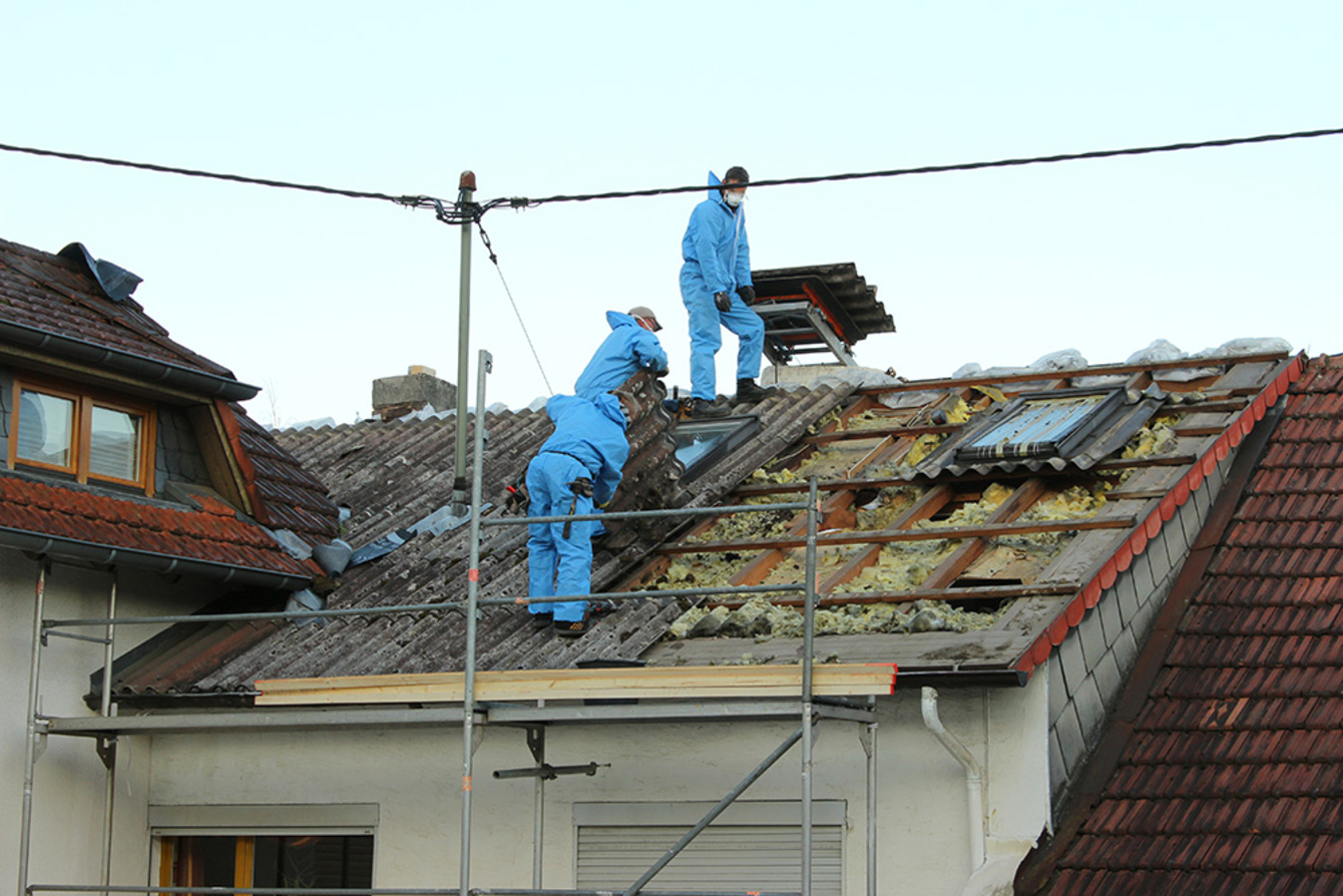 Asbestsanierung bei Muster Elektro in Musterstadt